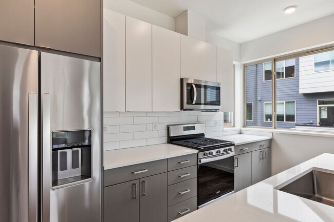 Photo - 32742 Hemlock Ave SE