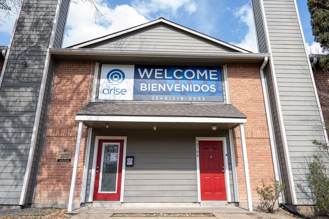 Building Photo - Park at Woodland Trails