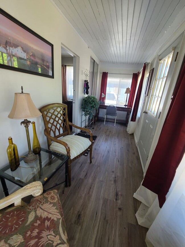 Photo - Great home in Dallas Unit #A