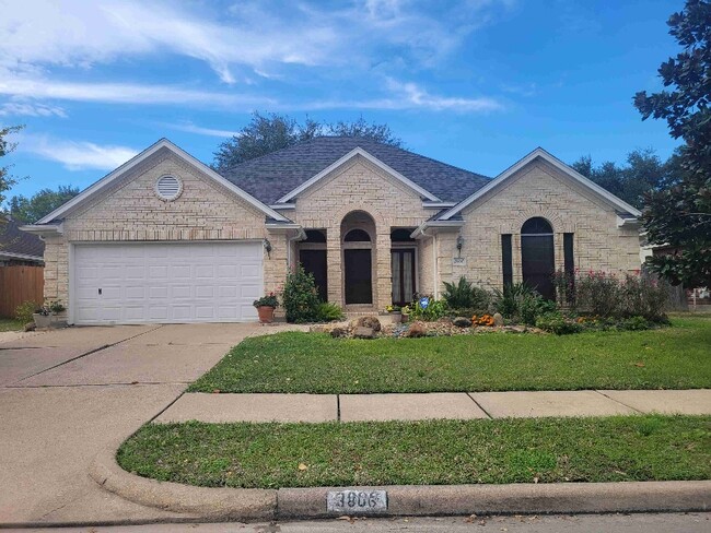 Building Photo - 3806 Lake View Dr Rental