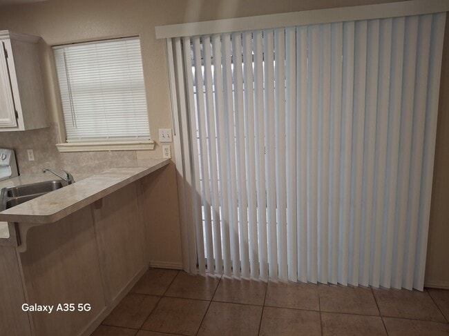 1101 Stonehaven Blvd Unit 2