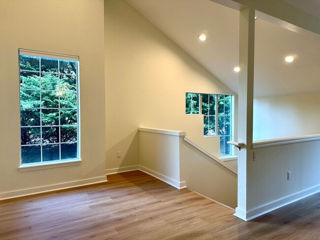 Photo - Beautiful 2 bed/2 Bath townhouse in Kenmore