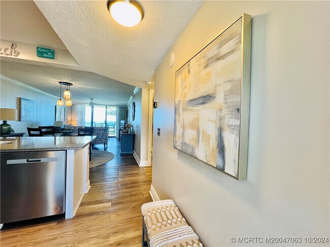7380 S Ocean Dr Unidad 221