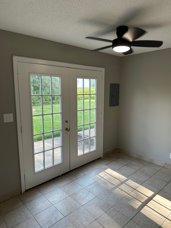 Kitchen - 1044 Pembroke Oak Grove Rd Unit 30
