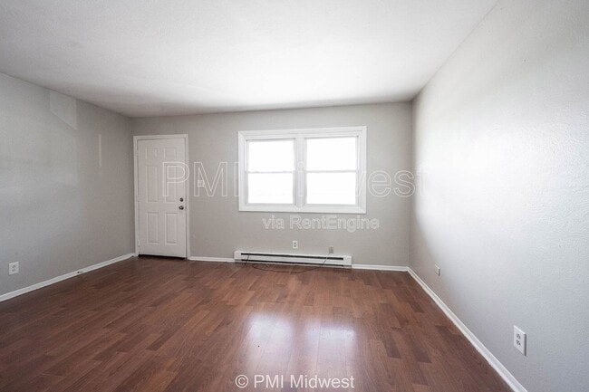 Photo - 4881 300W Unit 6