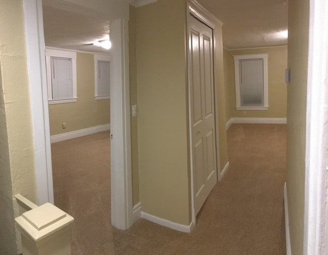 HALLWAY - 133 Curry Ave Unit 2