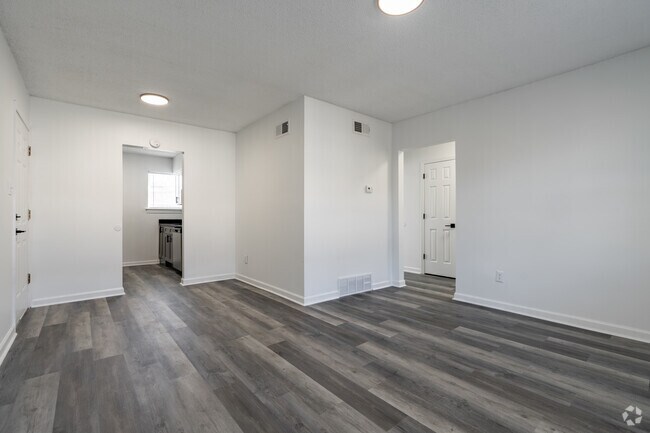 1BR, 1BA - 550SF - Living Room