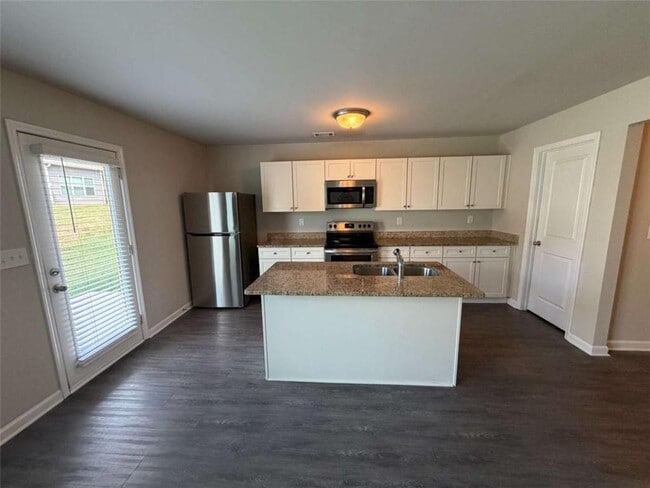 313 Nutwood Trce