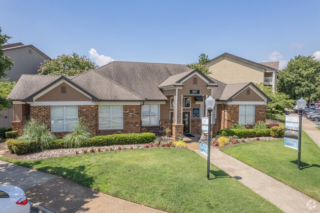 Casa club para residentes y oficina de arrendamiento - Bridgewater at Town Center