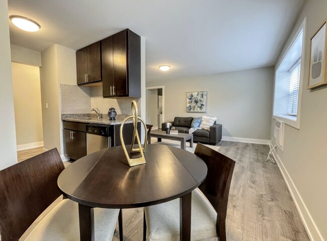 529 W Surf St