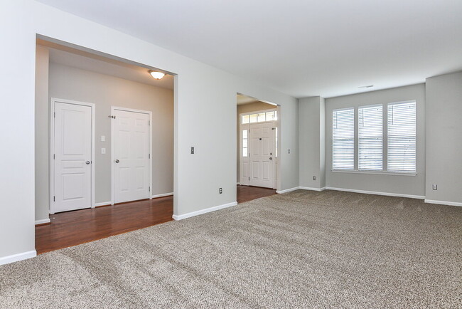 Photo - 306 Hope Valley Rd