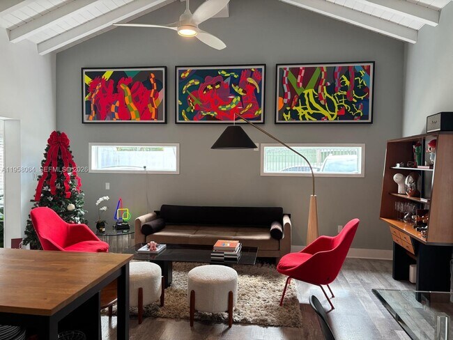 Photo - 3525 Poinciana Ave