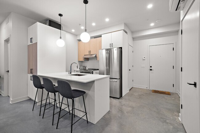 Photo - 7172 Rue Alexandra Unit 4