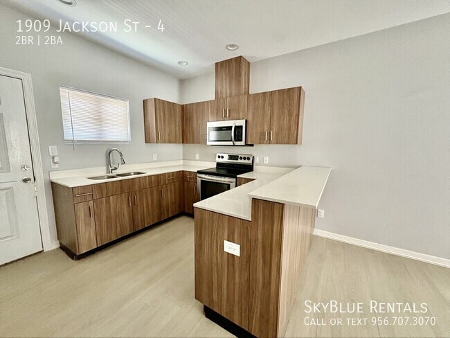 1909 Jackson St Unit 4