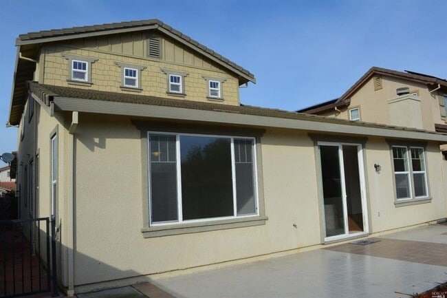 Photo - Spacious 4/3 located by American Canyon High available for rent!