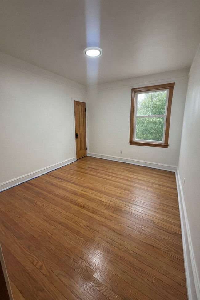 Photo - 5434 W School St