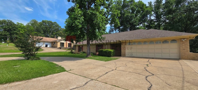 Photo - Spacious and Stunning 3 Bedroom 2 Bath Home in Longview!
