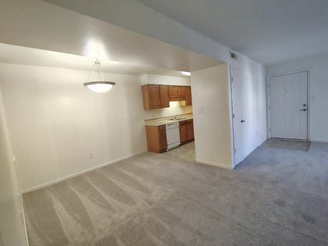 Photo - 600 Reusens Rd Unit J109