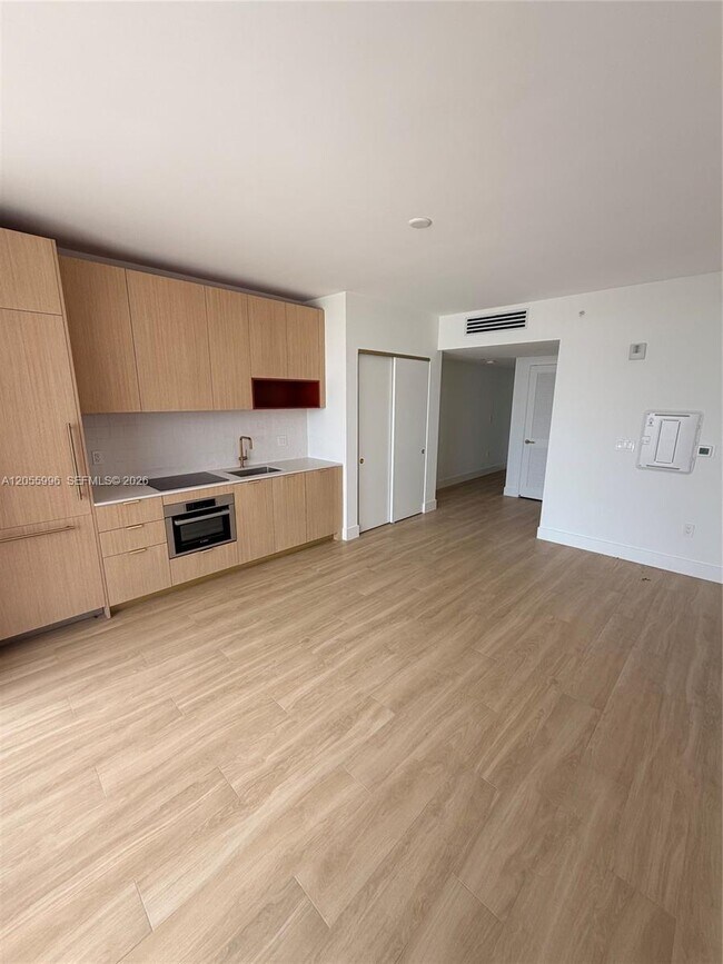 Photo - 90 NE 32nd St Unit 823