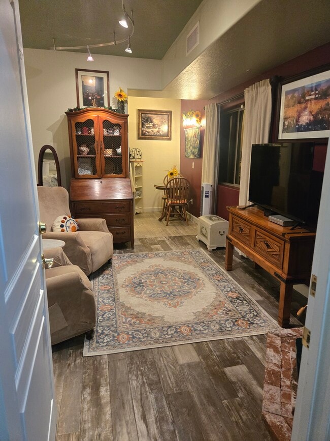 Building Photo - 4267 N Cypress Cir Rental