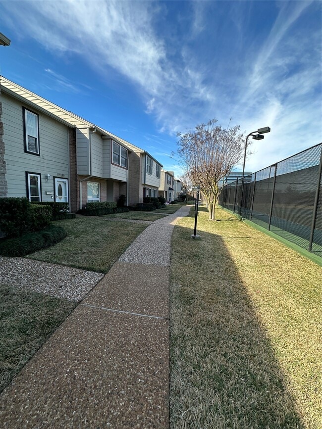 Photo - 10378 Briar Forest Dr Unit 32/5