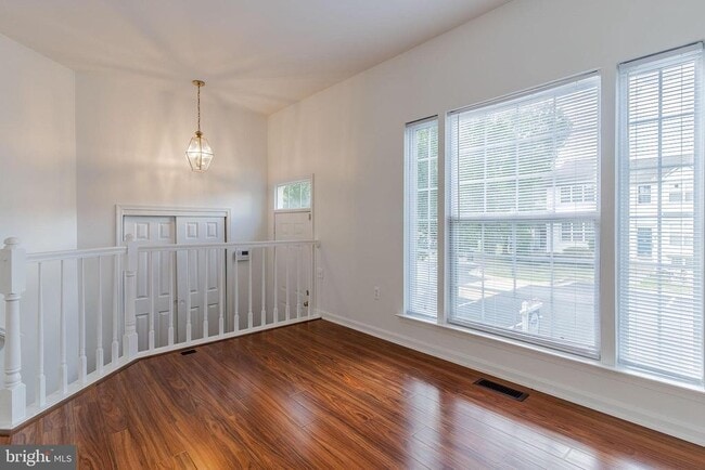 Photo - 3290 Gina Pl