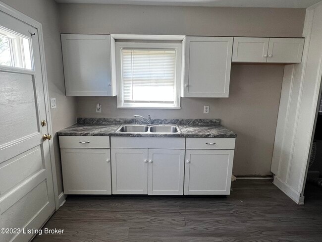 Photo - 1002 Meadow Hill Rd