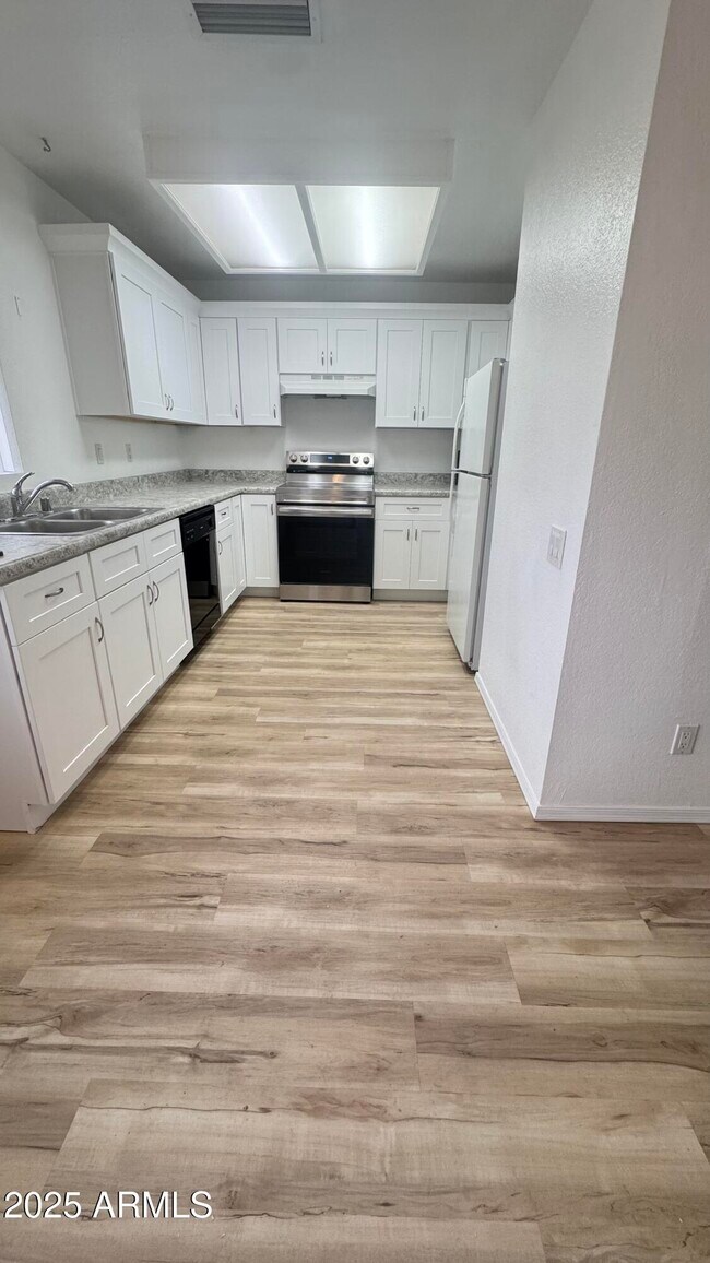 2035 S Elm St Unit 233