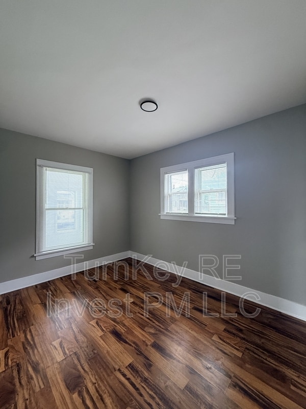Photo - 705 North Ave