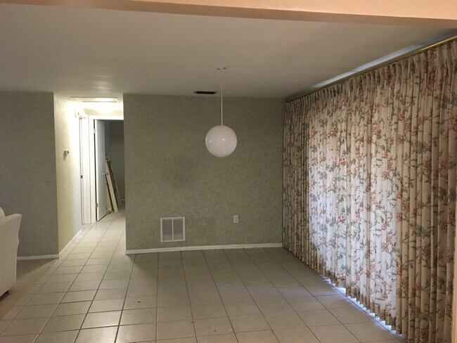 Photo - 5653 Elkhorn Blvd