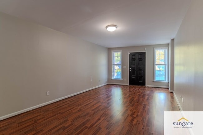 Photo - 2410 E Fayette St