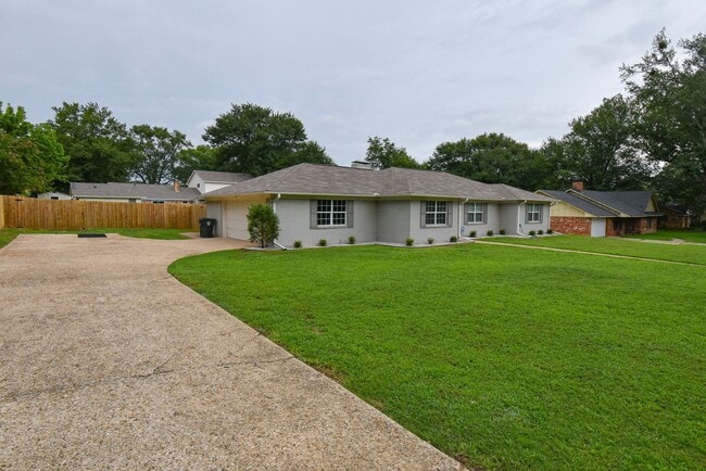 Photo - Lease Takeover Opportunity Available! 3 Be...