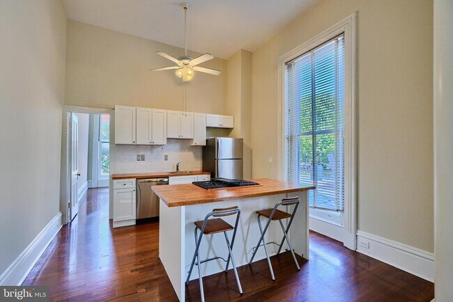 Photo - 1700 Park Ave