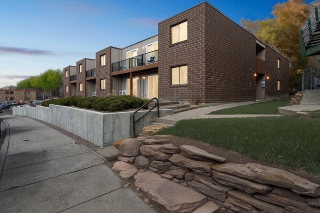 Photo - Highlands Apartments