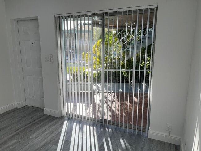 Photo - 2748 NE 28th Ave Unit 2