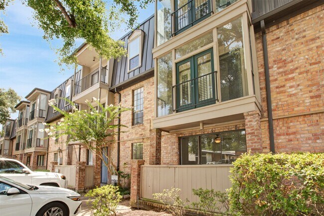 Building Photo - 2475 Underwood St Unit 180