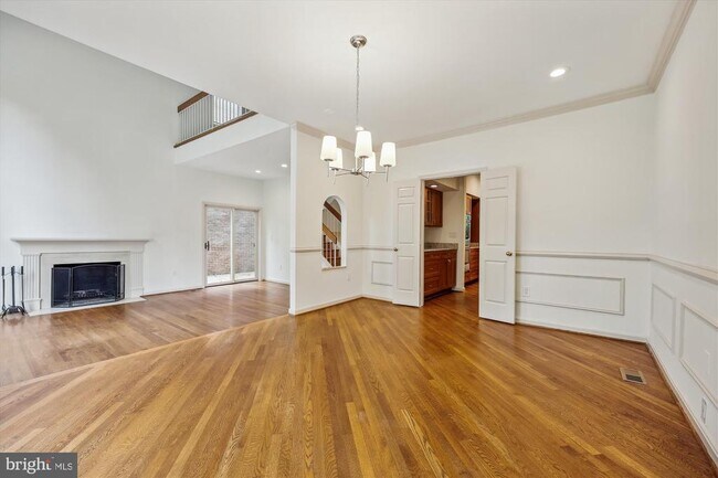 6 Goldleaf Ct