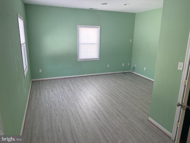 Photo - 7608 Leonard Dr