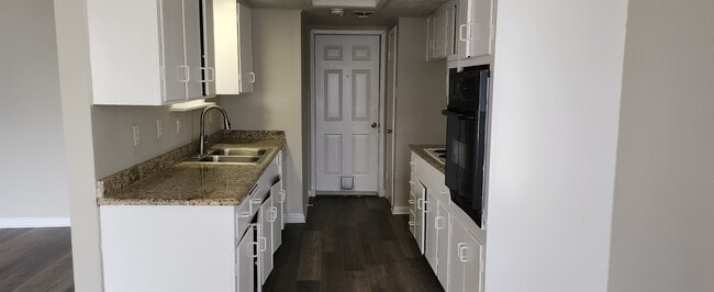 Photo - 806 British Blvd