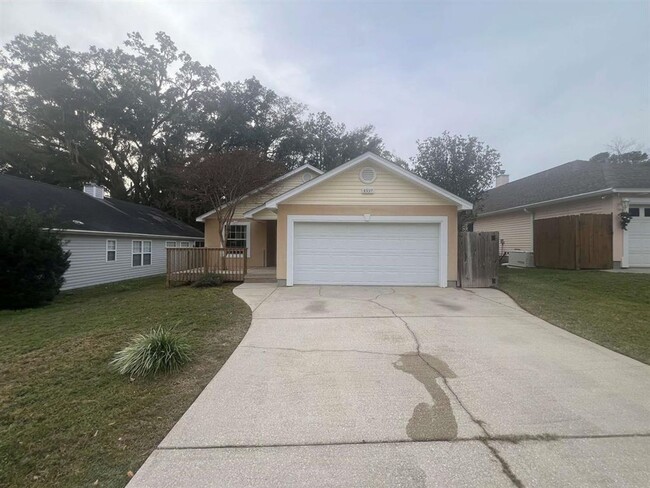 Charming Home Off Old St. Augustine Road - Charming Home Off Old St. Augustine Road