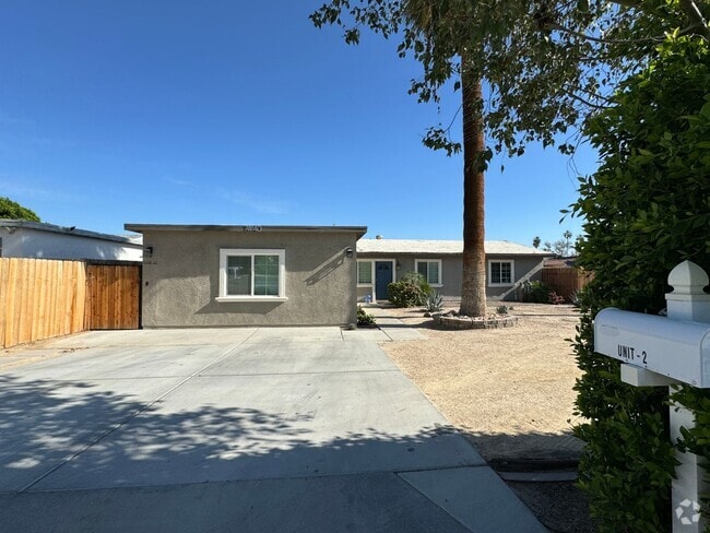 Building Photo - COMING SOON!! Charming 1 Bed/ 1 Bath Apart... Unit 02 Rental