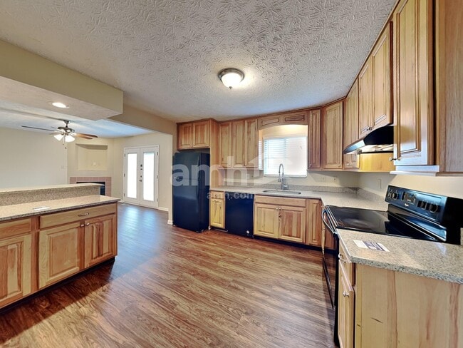 3559 High Creek Dr
