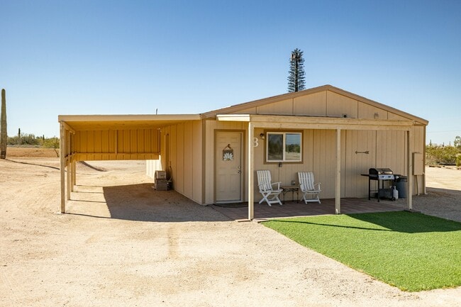 Building Photo - 26986 E Florence-Kelvin Hwy Unit B