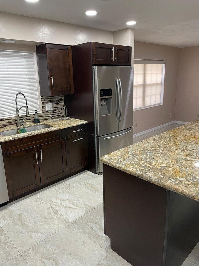 Building Photo - 1704 NW 39th Ter Rental
