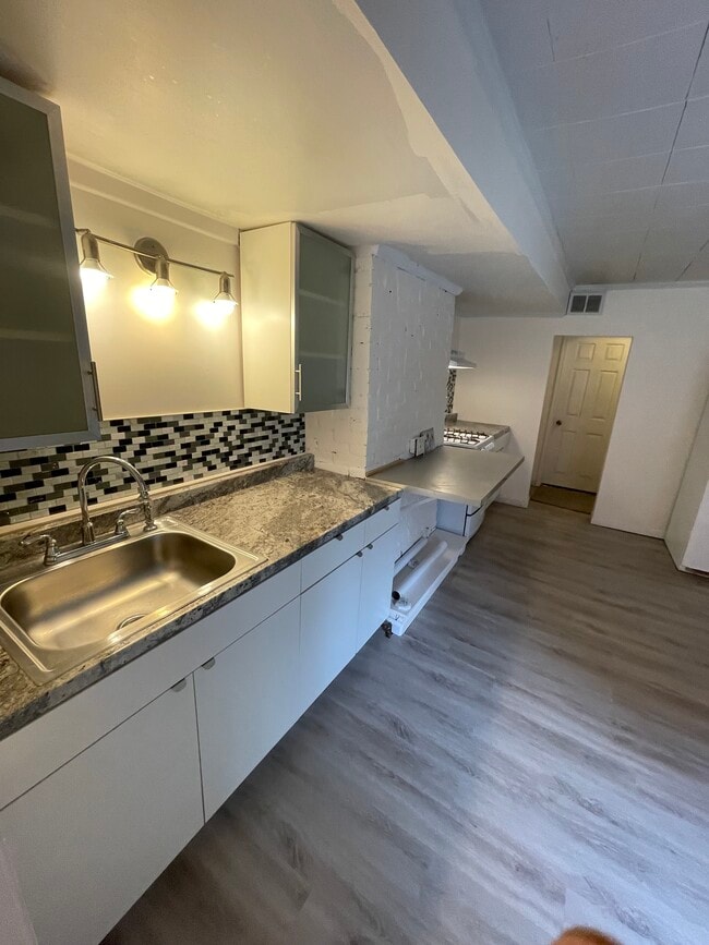 Photo - 2516 Josephine St