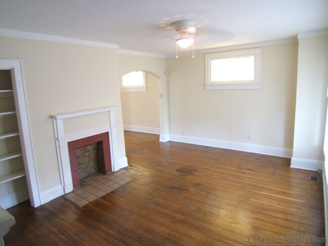 Living Room - 1307 Parsons Ave Casa