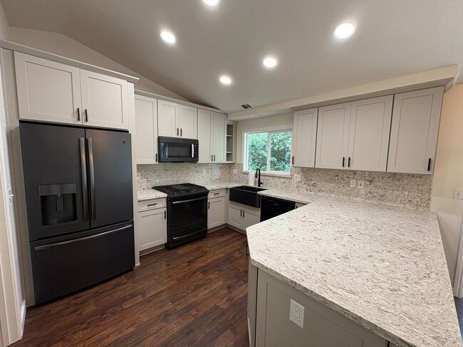 Photo - 1371 Fernwood Dr