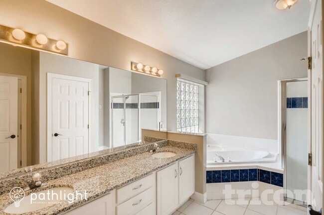 Photo - 10902 Versailles Blvd