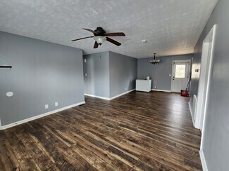 Photo - 573 Somerset Ln