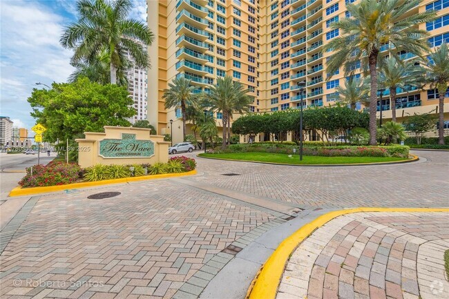 Building Photo - 2501 S Ocean Dr Rental